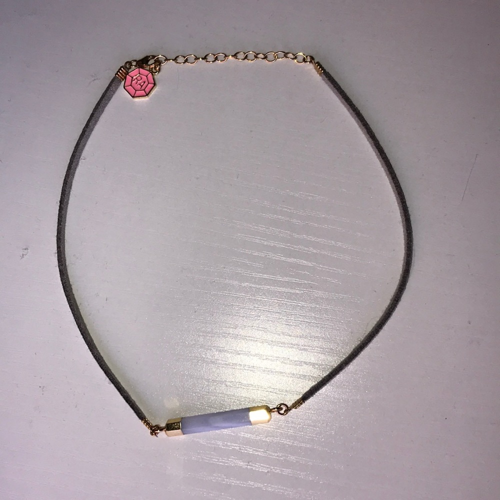 Light grey/ lavender stone choker necklace!!💅🏼🦄